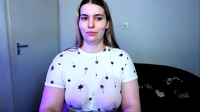 ShyHotNerd webcam