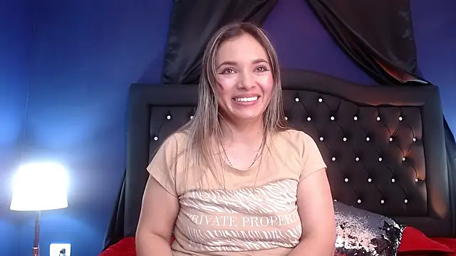 Kiaraa88 webcam