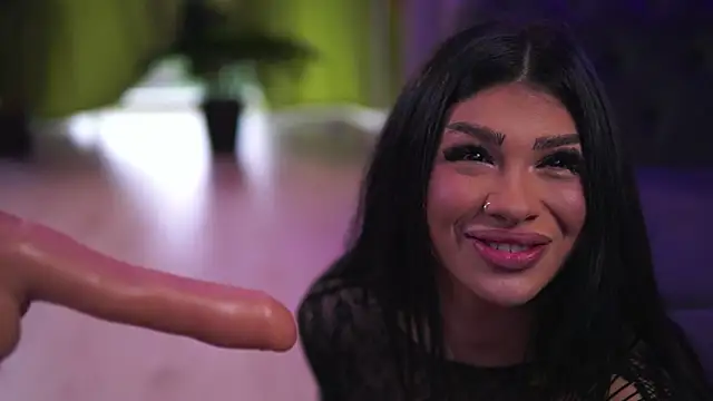 SpicyLeila webcam