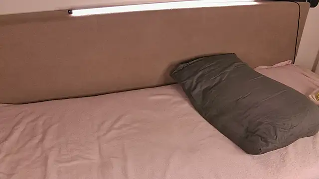 VelvetAnna webcam