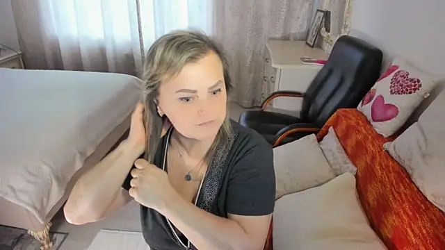 MildMature webcam