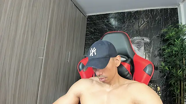 Erik_castle webcam