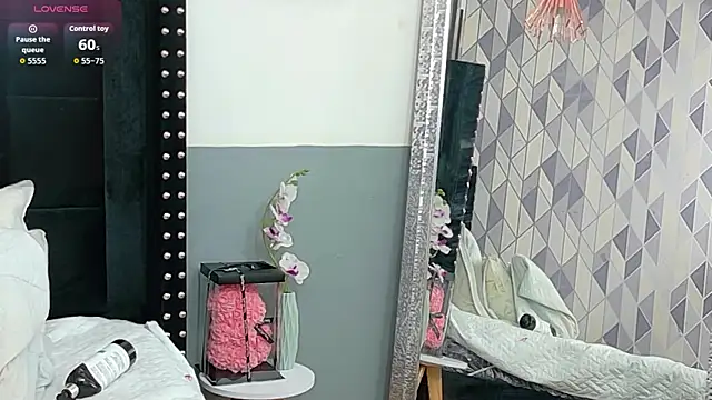EbonyCoWorker webcam