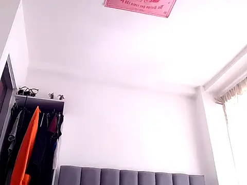 saara_johnson496 webcam