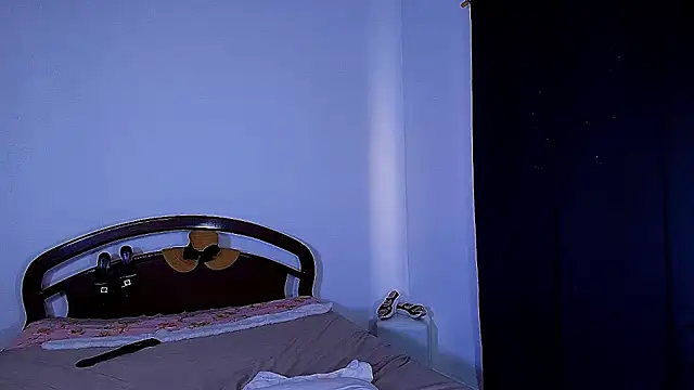Andreabigboobs23 webcam