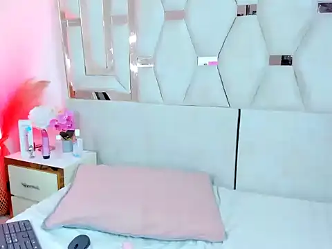 Trixie_Fox webcam