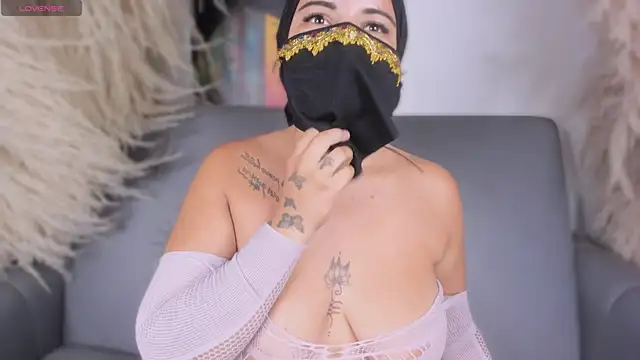 alanna_sahir webcam