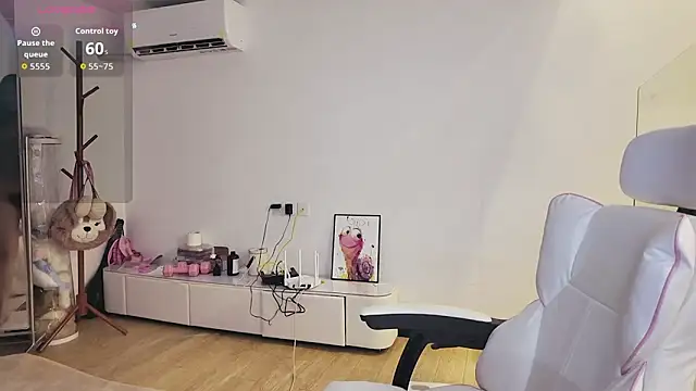 Jolie-22 webcam