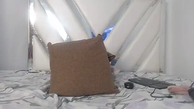 AlannaHarper webcam