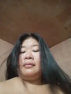 Lovelywoman43 webcam