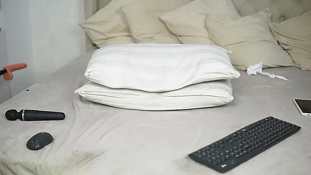 AprilHadid webcam