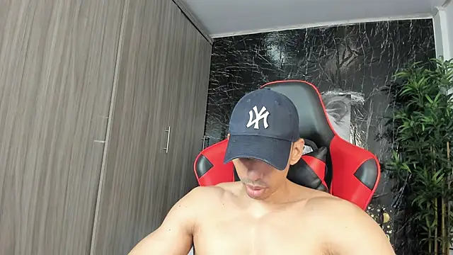 Erik_castle webcam