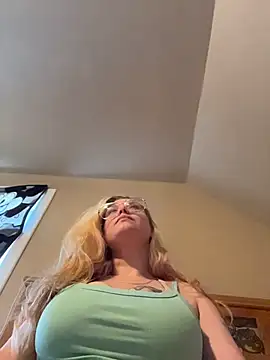 lalalynn (F young) - Naked vaping