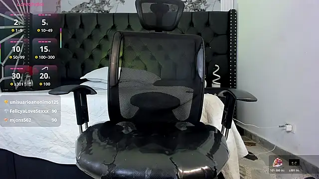 MaximusClark webcam
