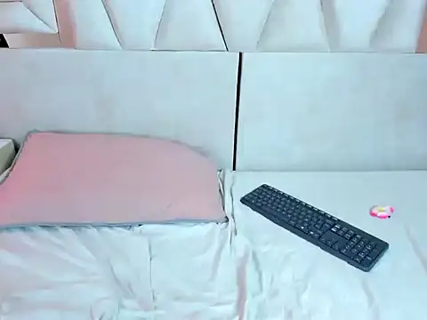 Trixie_Fox webcam