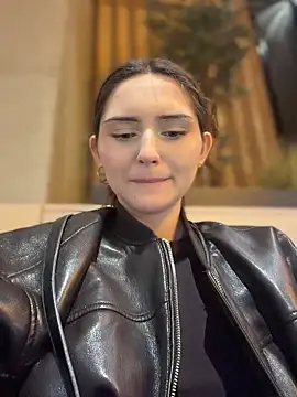 I’m live now… come listen to my voice and stay a little longer.