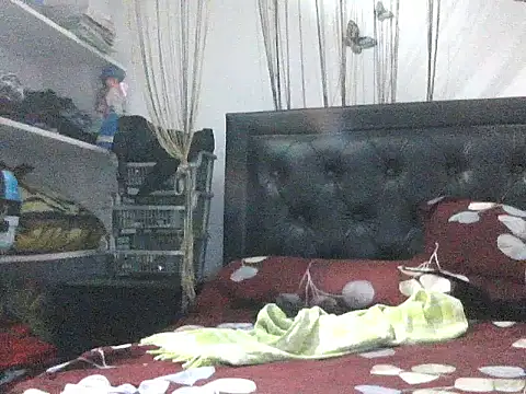 Hunkytop Live Webcam on Stripchat
