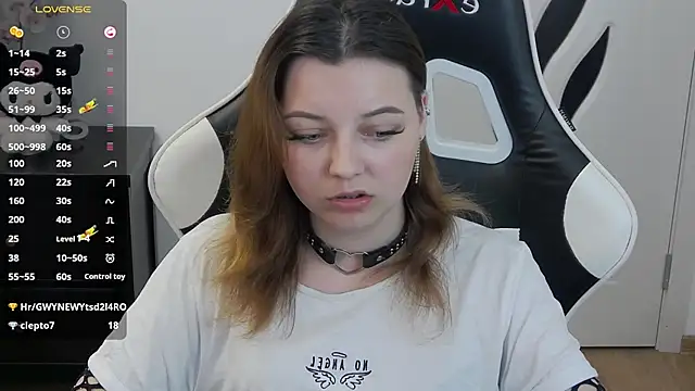 pretty_little_thing webcam