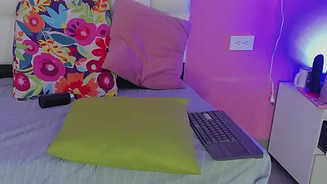 Alanna_hot3 webcam