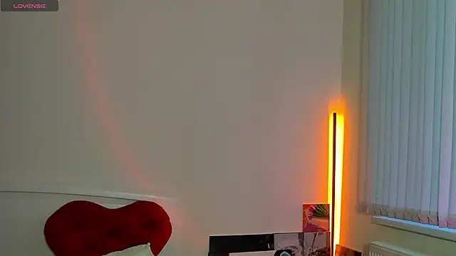 Andrea_Blossom webcam
