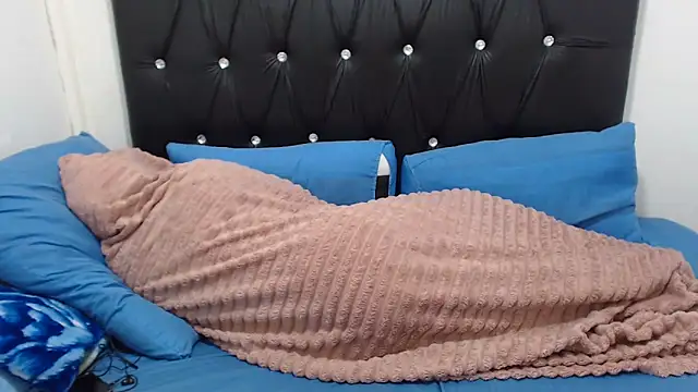 CreamyhotBoobs webcam