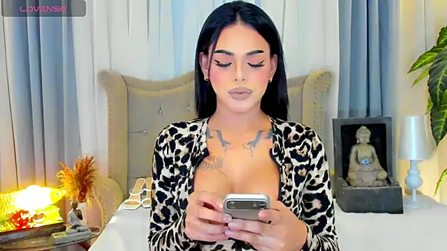 MochaliciousTransOnTop webcam
