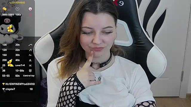 pretty_little_thing webcam