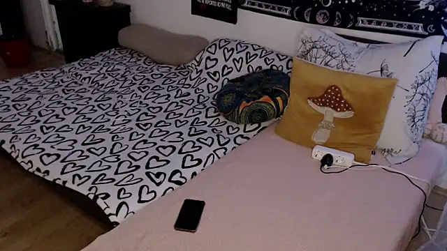AlienforTwenty webcam