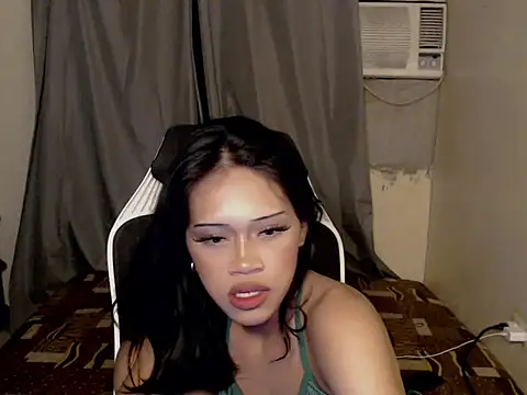 urcurlydiva webcam