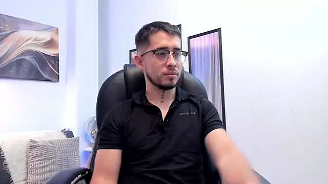 Tommas_Jhonson webcam