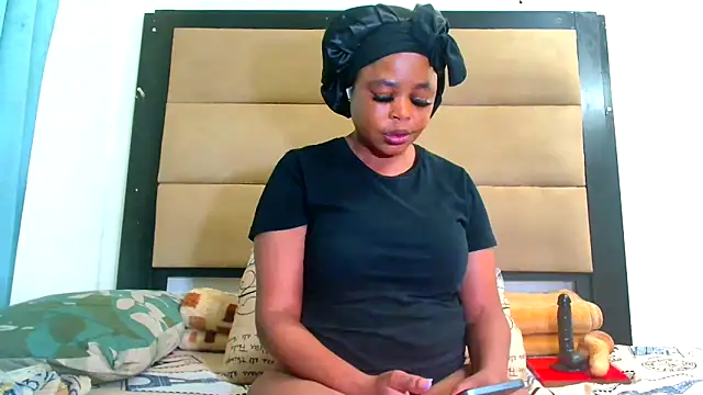 SpicyKittyxxx webcam