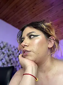 NikkiNix webcam