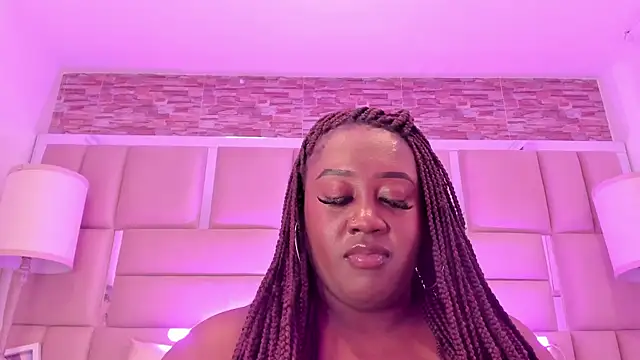 ShaniaBrownn webcam