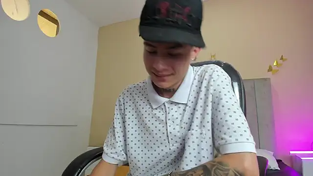Nascary_Fox webcam