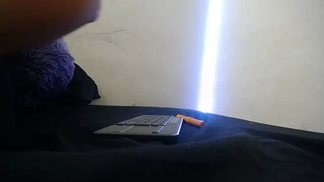 Naomy_Reiden webcam
