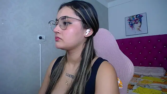 kathe-mills235 - Kathe-mills235's free webcam - UK Sex Cams