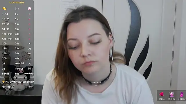 pretty_little_thing webcam