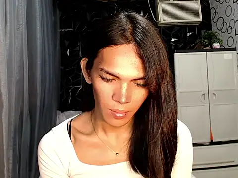 GORGEOUS_CARMEE webcam