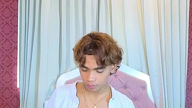 AlanCutee webcam