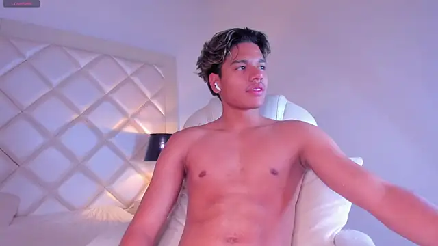 MarcoDeluxxe webcam