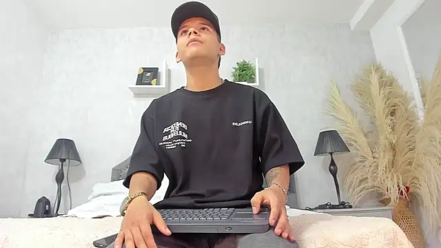 DylanRoyce_ webcam