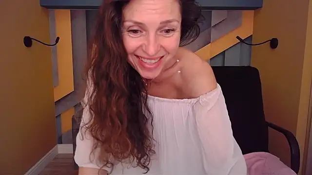 EllaLong webcam