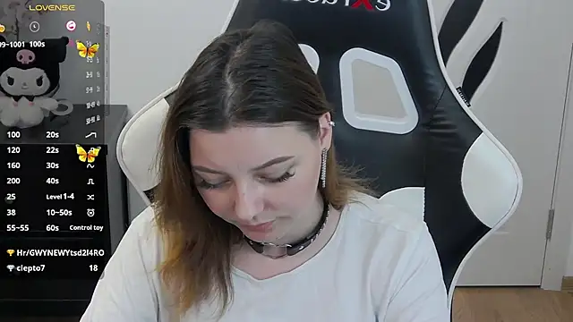 pretty_little_thing webcam