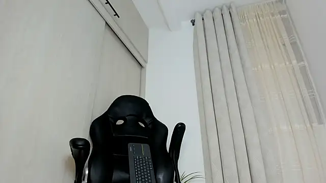 Biscuit_oliva live cam
