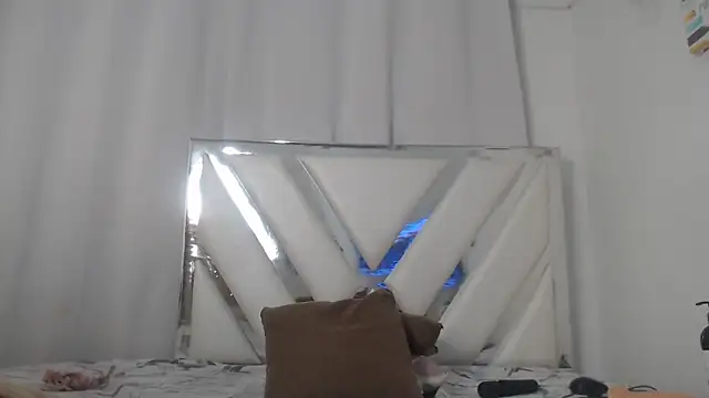 AlannaHarper webcam