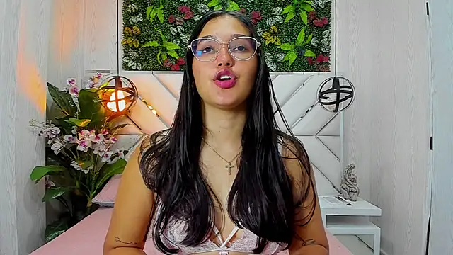 Janett_Moore webcam
