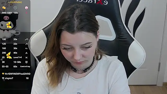 pretty_little_thing webcam