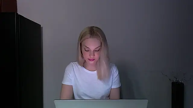 Lia_noo_regrets webcam