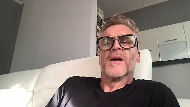 Axl_hot webcam