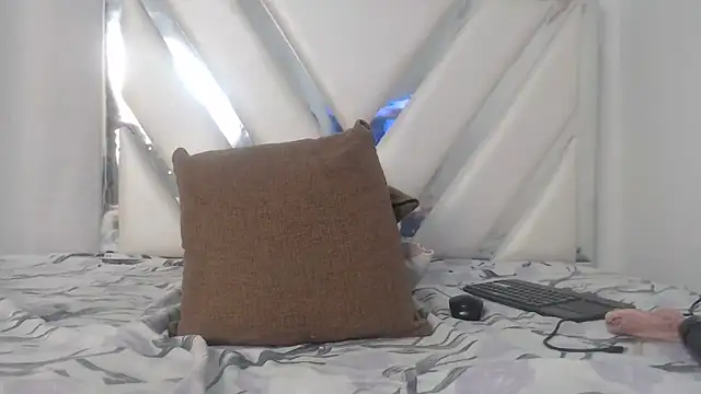 AlannaHarper webcam